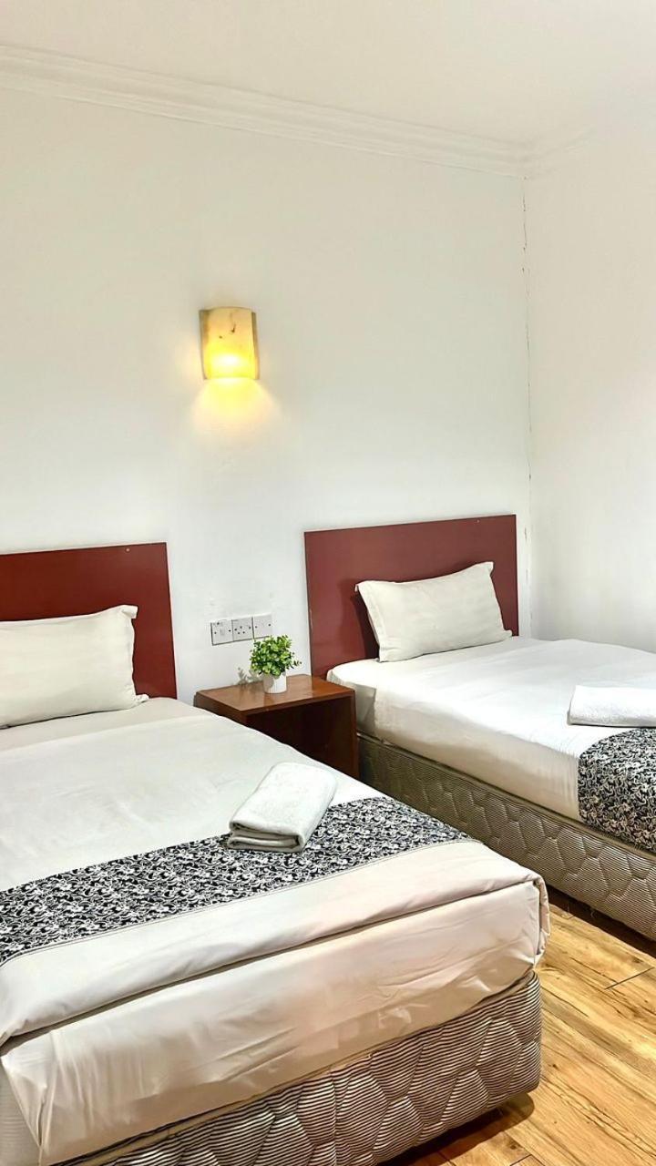 Switz Paradise Hotel - 5 Minute Walk To Centre Point And 10 Minute Walk To Waterfront- Kota Kinabalu Extérieur photo